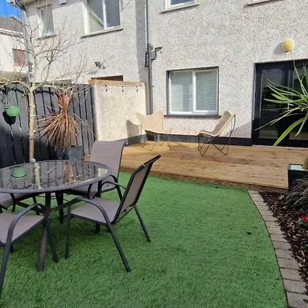 펜션 Refurbed Modern & Stylish 3bd - Garden Pets Ok