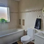 Refurbed Modern & Stylish 3bd - Garden Pets Ok Feriehus