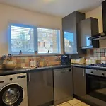 Feriehus Refurbed Modern & Stylish 3bd - Garden Pets Ok