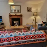 Refurbed Modern & Stylish 3bd - Garden Pets Ok Feriehus