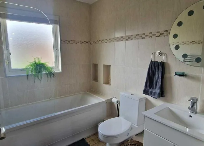 Refurbed Modern & Stylish 3bd - Garden Pets Ok Casa de Férias