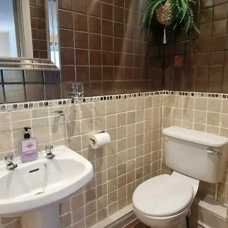 Refurbed Modern & Stylish 3bd - Garden Pets Ok * Dublin