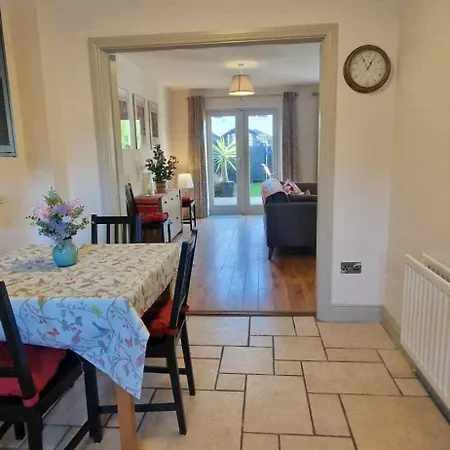 Refurbed Modern & Stylish 3bd - Garden Pets Ok Ferienhaus *