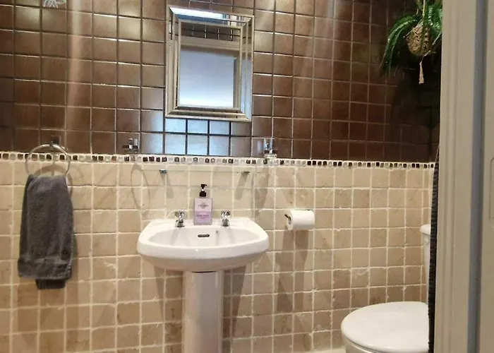 Refurbed Modern & Stylish 3bd - Garden Pets Ok * Dublin