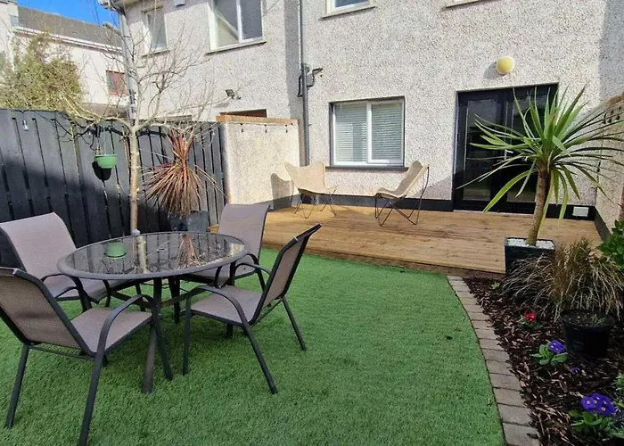 Feriehus Refurbed Modern & Stylish 3bd - Garden Pets Ok