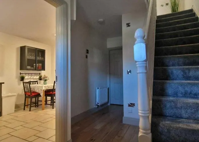 Refurbed Modern & Stylish 3bd - Garden Pets Ok * Dublin