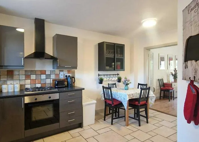 Refurbed Modern & Stylish 3bd - Garden Pets Ok * Dublin