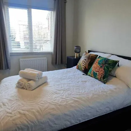 Refurbed Modern & Stylish 3bd - Garden Pets Ok