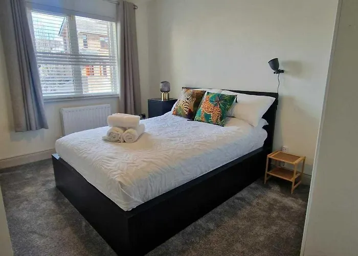 Feriehus Refurbed Modern & Stylish 3bd - Garden Pets Ok