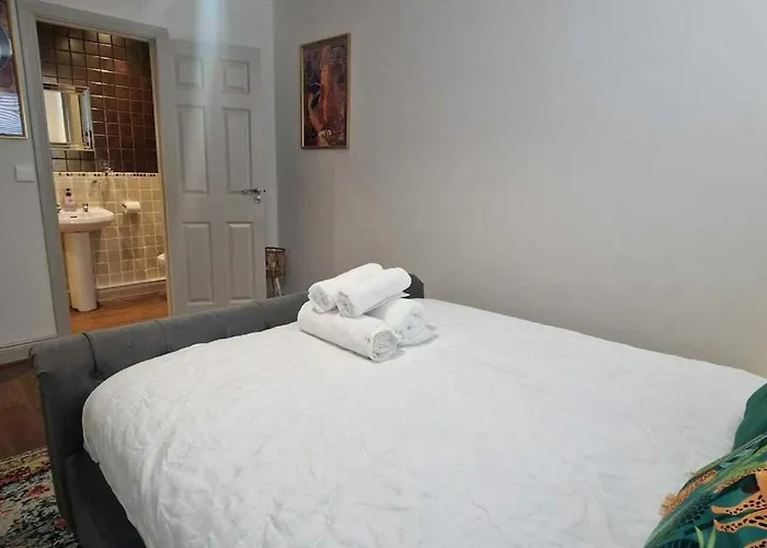 Feriehus Refurbed Modern & Stylish 3bd - Garden Pets Ok *