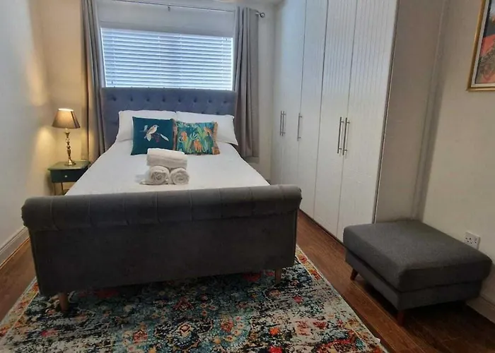 Refurbed Modern & Stylish 3bd - Garden Pets Ok Feriehus *